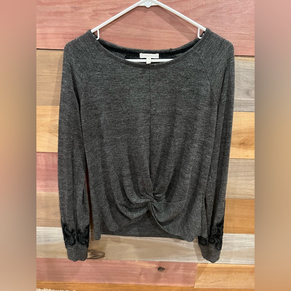 Maurice’s Top; Gray with Black lace detail